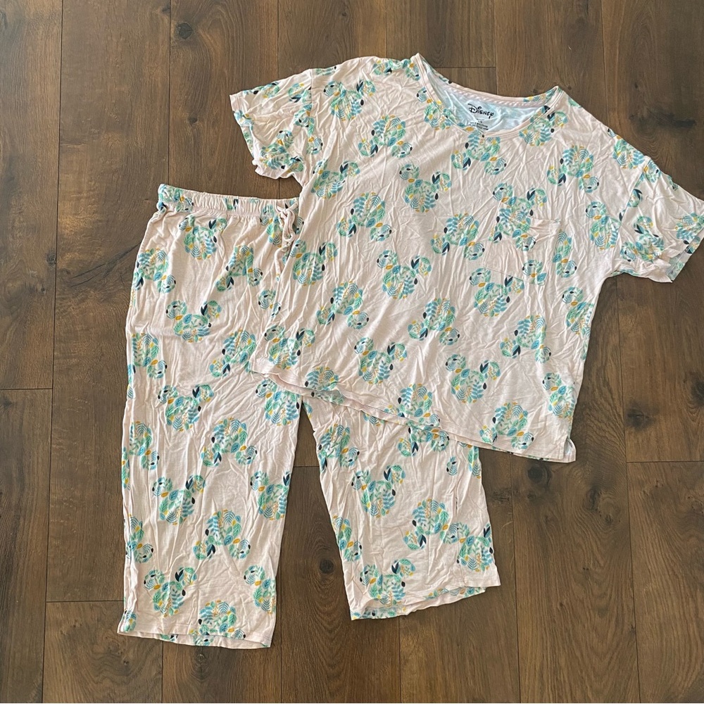 Disney Womens 2 Piece Capri Pajama Set size Large - Picture 2 of 10